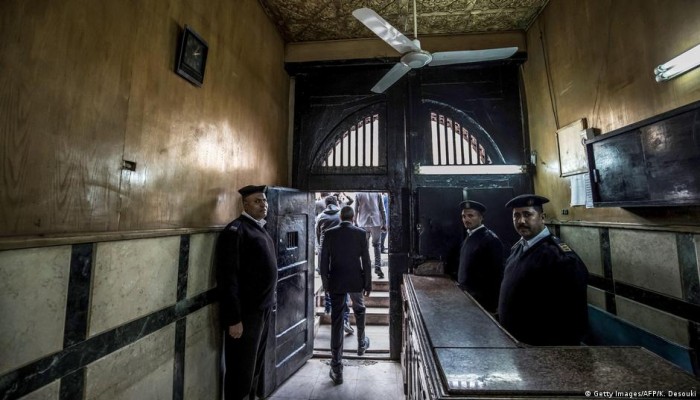 مركز حقوقي: 196 انتهاك بالسجون خلال مايو