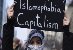 كاتب بريطاني: التحليل الغربي للإسلام تكتنفه أخطاء فكرية ويجب إعادة النظر في علاقاته بالإسلام