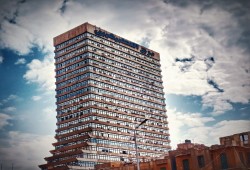 حادثة انتحار جديدة: شاب يقفز من أعلى برج في العباسية