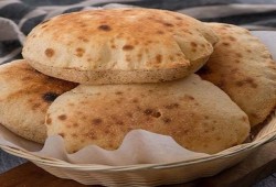 بتعليمات حكومية: مخترع "عيش البطاطا" ممنوع من التواصل مع الإعلام