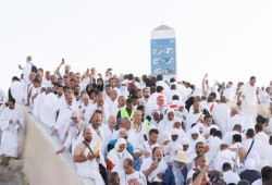 يوم عرفة... وقفة إيمانية مهيبة أملًا في "شهادة ميلاد" جديدة