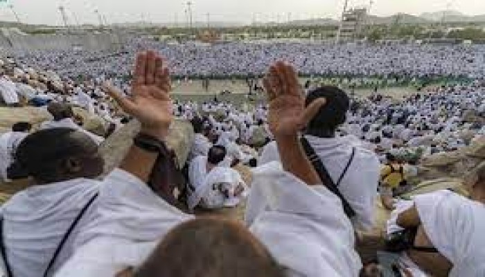 إقالات تطال مسؤولين بـ"شؤون الحرمين" لتقصيرهم بمهامهم