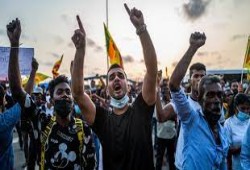 الشعب السريلانكى ينتصر ويعود الهدوء بعد إعلان الرئيس ورئيس الوزراء التنحي