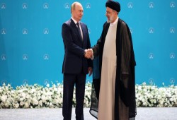 ماذا يريد بوتين من إيران ولماذا تتوخى طهران الحذر؟