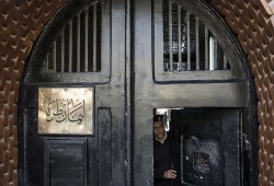 أرشيف القهر المصري.. 21 وفاة و732 انتهاكًا بمقار الاحتجاز حتى يونيو