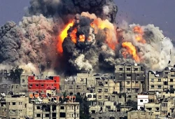 بعد ارتقاء 24 شهيدًا.. منظمة حقوقية: الهجوم الوحشي على غزة مثال لدموية الاحتلال