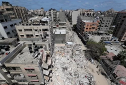 هدوء في غزة.. والعدوان يكشف عن دمار واسع