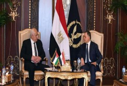 تستعد لتجهيز الأجهزة الأمنية بالضفة .. داخلية السيسي تستجيب لدعوته "لبيد" دعم "عباس"