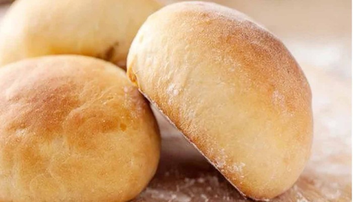 التجارب على بطون المصريين مستمرة.. رغيف الخبز حائر بين النخالة والبطاطا