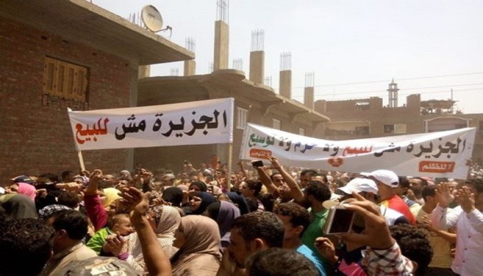 مظاهرة وحريق كنيسة بالتزامن مع إجبار حكومي وحرب إعلامية على سكان الوراق