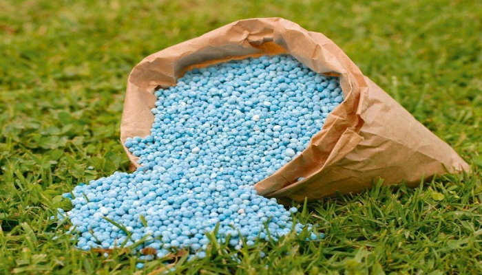 احتكار الأسمدة .. مجمع إماراتي جديد لإنتاج المخصبات بقنا