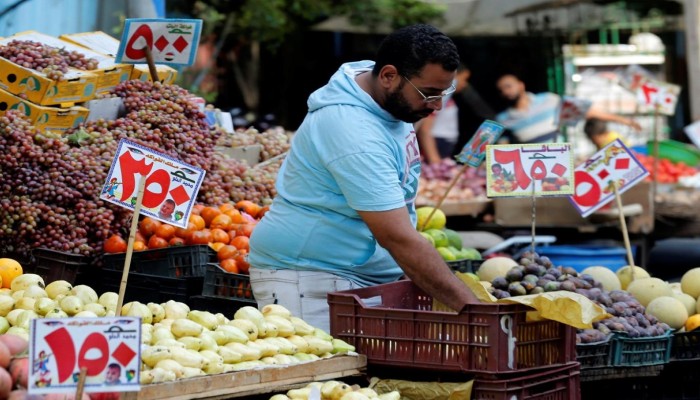 هل اقترب تعويم الجنيه؟ موجة غلاء كبرى تجتاح مصر خلال أيام