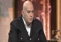 أديب يزعم: قوى إقليمية ودولية تسعى لإسقاط السيسي وعليه تغيير مساعديه