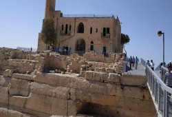 مستوطنون يحرضون على اقتحام قرية النبي صموئيل الجمعة