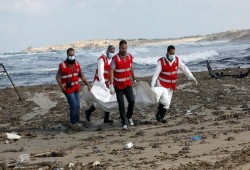 الحزن يغرق الفيوم .. 12 مهاجرا مصريا ضحايا انقلاب قاربهم بسواحل ليبيا