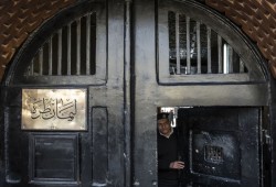 مفرح: النظام يغسل سمعته بالإفراج عن بعض المعتقلين