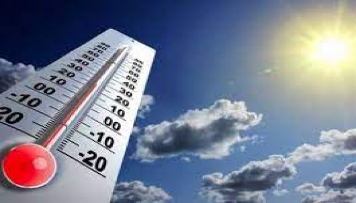 انخفاض طفيف بدرجات الحرارة اليوم وطقس حار بأغلب الأنحاء والقاهرة 33 درجة