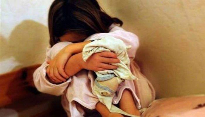 اغتصاب طفلة على يد طالب.. الانقلاب حول المجتمع لمستنقع من الرزيلة