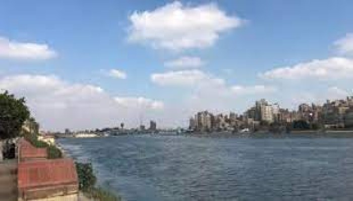 انخفاض بدرجات الحرارة وأمطار بعدة مناطق اليوم السبت