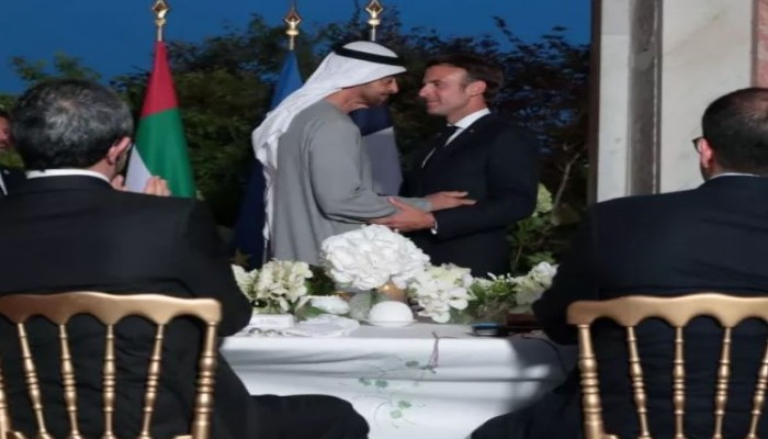 "أوريان 21": الإمارات قادت باريس لربط الإخوان بالإرهاب وإدارة مسارات بمصر