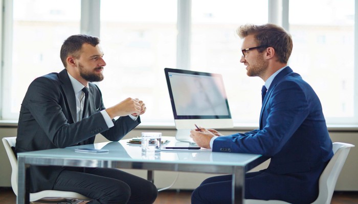 كيف تحصل على وظيفتك بعد التخرج؟