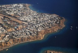 وسط غياب أبطال تغير المناخ البارزين.. السيسي يستقبل زعماء الديكتاتورية