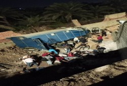 إصابة 30 مسجونا يكشف إدمان "الداخلية" حشر سيارات الترحيلات
