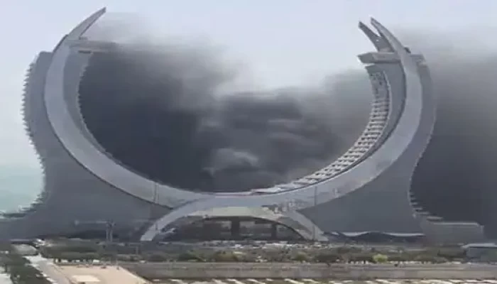 اندلاع حريق قرب ملعب لوسيل في الدوحة