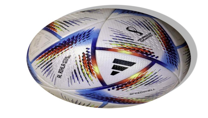 من "المثانة المطاطية" إلى "الرحلة".. السيرة الفنية لكرة القدم