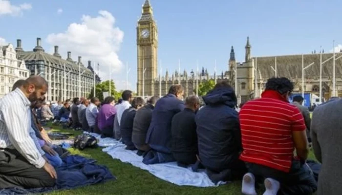 مفاجأة.. المسيحية تتراجع إلى 46% في بريطانيا وارتفاع أعداد المسلمين لـ6.5%