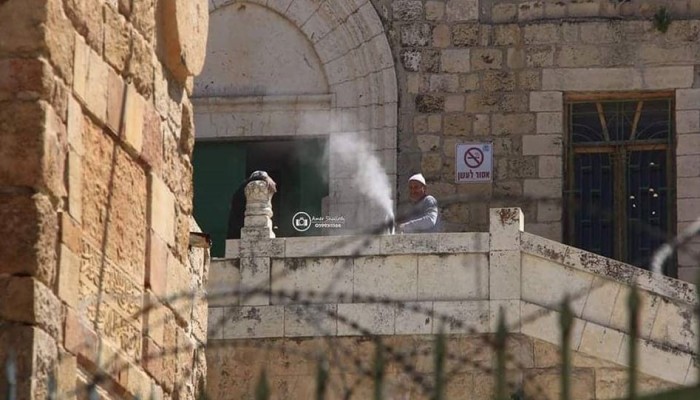 الاحتلال يستكمل بناء المصعد الكهربائي بالمسجد الإبراهيمي