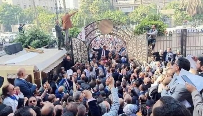 بعد الأطباء والمحامين والصيادلة.. المهندسون يرفضون "جباية السيسي"