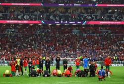 "الجارديان": احترام لاعبي المغرب شعائر الإسلام وأمهاتهم يدعو للبهجة