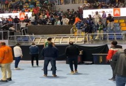 مجمع الصالات تكلف مليارا ونصف المليار.. 27 إصابة بحادث انهيار مدرج "حسن مصطفى".. ولا إسعاف