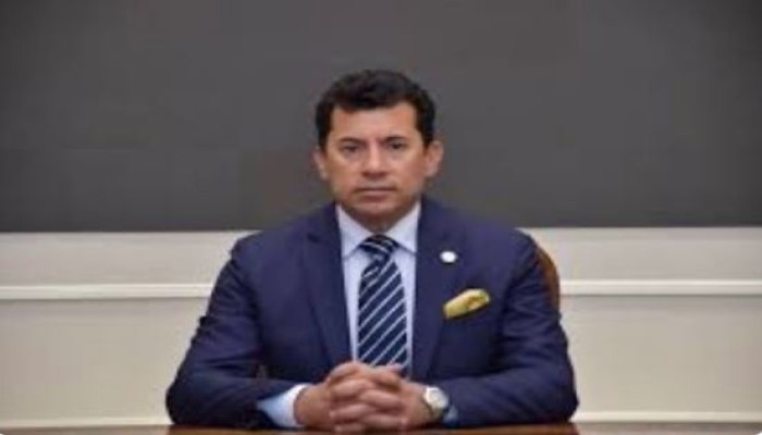 حملة الكترونية تطالب بإقالة وزير السيسي للرياضة بعد جملة كوارث