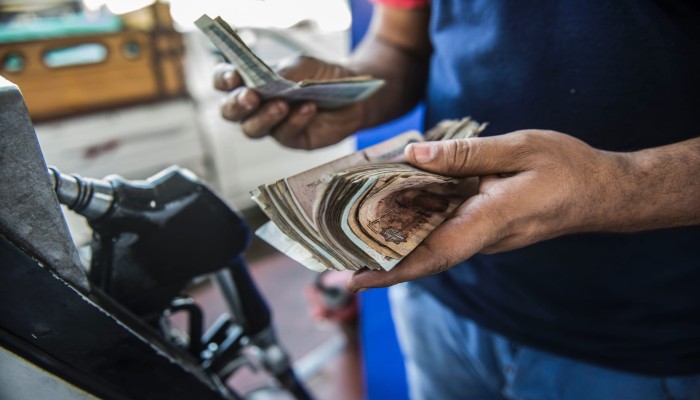 هل ترتفع أسعار البنزين والسولار في 2023؟