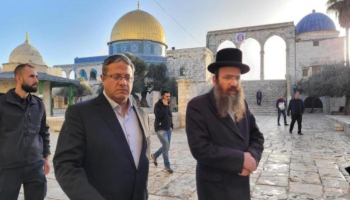 بعد تسلل الوزير "بن غفير" كاللص في باحات الأقصى.. إدانات عربية وغضب فلسطيني