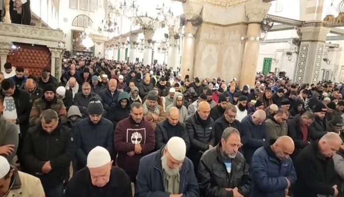 الفجر العظيم يستقطب الآلاف بالأقصى والإبراهيمي ومساجد الضفة