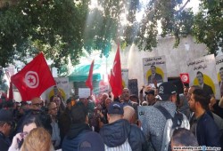 وقفة احتجاجية بتونس تنديدا بحبس نائب رئيس "النهضة"