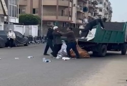 قصة "عم هاني" جامع البلاستيك.. متى تنتهي إهانة المسئولين للمطحونين من الشعب؟!