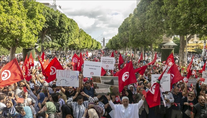 في الذكرى الـ 12 لثورة الياسمين.. مظاهرات ووقفات احتجاجية تطالب برحيل سعيد