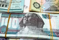 ما مصير الجنيه في الأيام القادمة؟.. خبراء الاقتصاد يجيبون