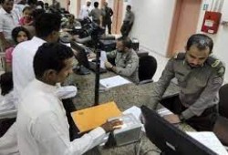 السعودية ترحل آلاف المخالفين.. وتحذر المتورطين بمساعدتهم