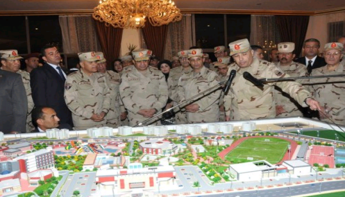 بقرار من السيسي.. الجيش يستولي على الأراضي الصحراوية التي تقع على جانبي الطرق الجديدة