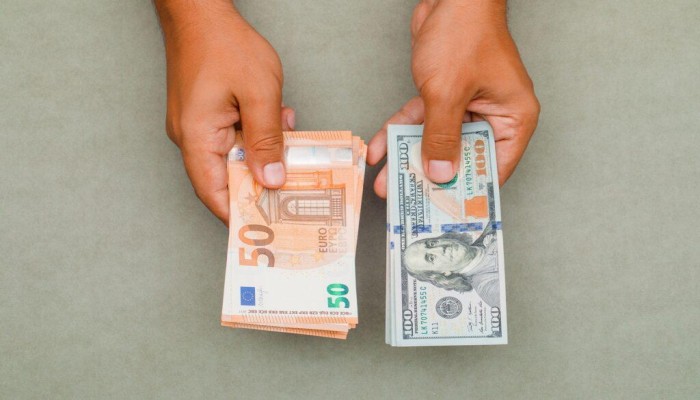 صعود الدولار لليوم الثاني.. تعرف على آخر أسعار العملات الأجنبية في البنوك