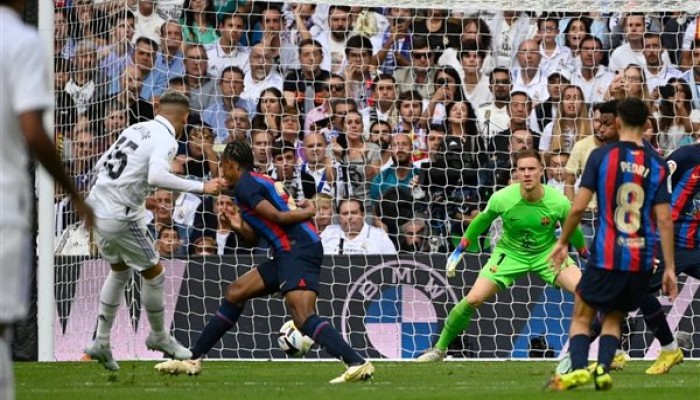 ريال مدريد يصطدم ببرشلونة في نصف نهائي كأس الملك..  موعد "كلاسيكو الأرض"
