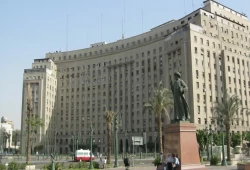 رمز القاهرة التاريخي.. الانقلاب يحول مجمع التحرير لفندق سياحي