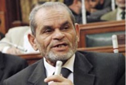 في عامه الـ 80.. البرلماني السابق ”رجب أبو زيد“ يصارع الموت في محبسه