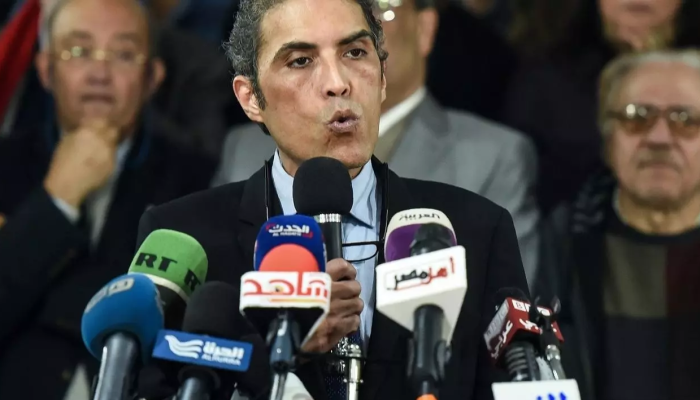 بل الدفاع عنهم فريضة واجبة