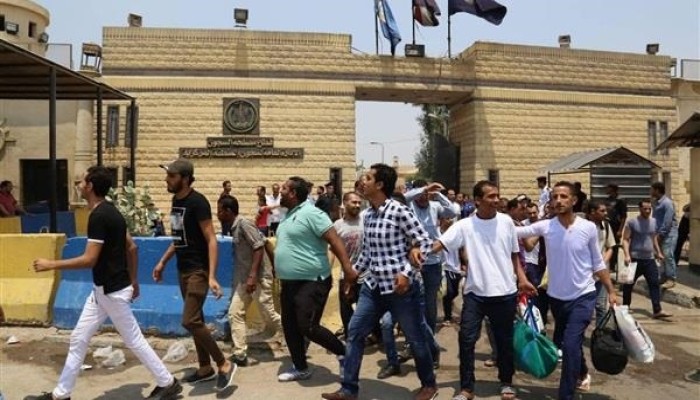 بالأسماء.. القائمة الكاملة لـ30 معتقلا أخلت نيابة أمن الدولة سبيلهم